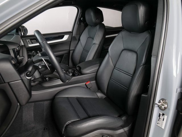 Certified 2026 Porsche Cayenne Coupe AWD/4WD image 5