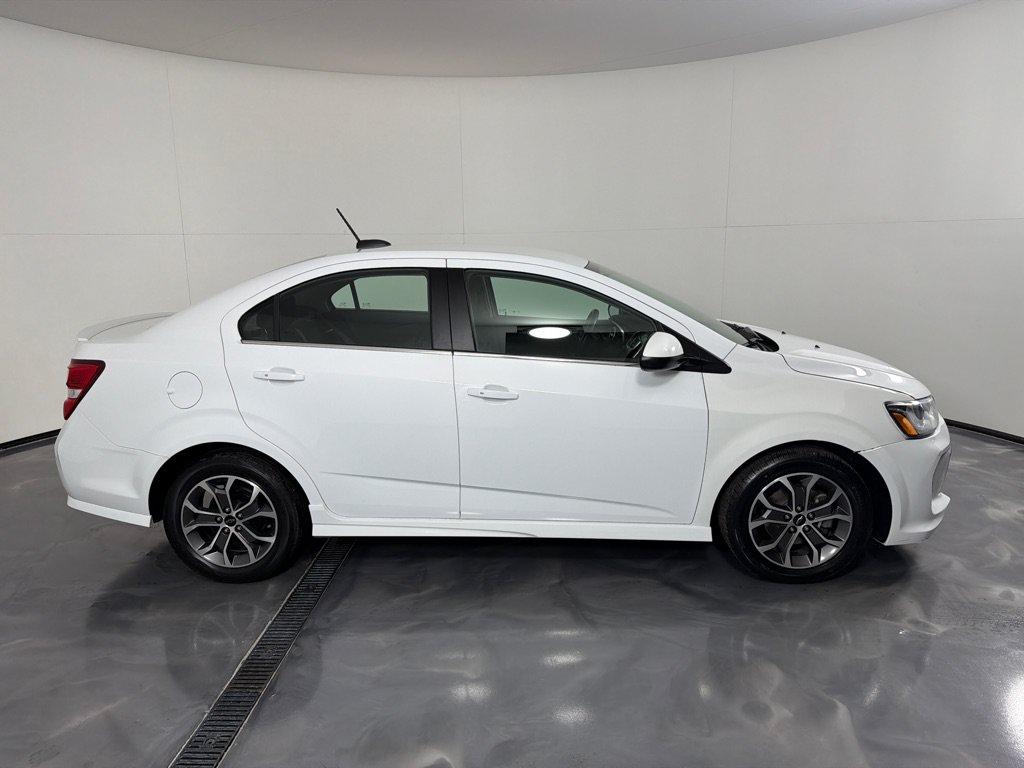 Used 2018 Chevrolet Sonic LT w/ Convenience Package FWD image 4