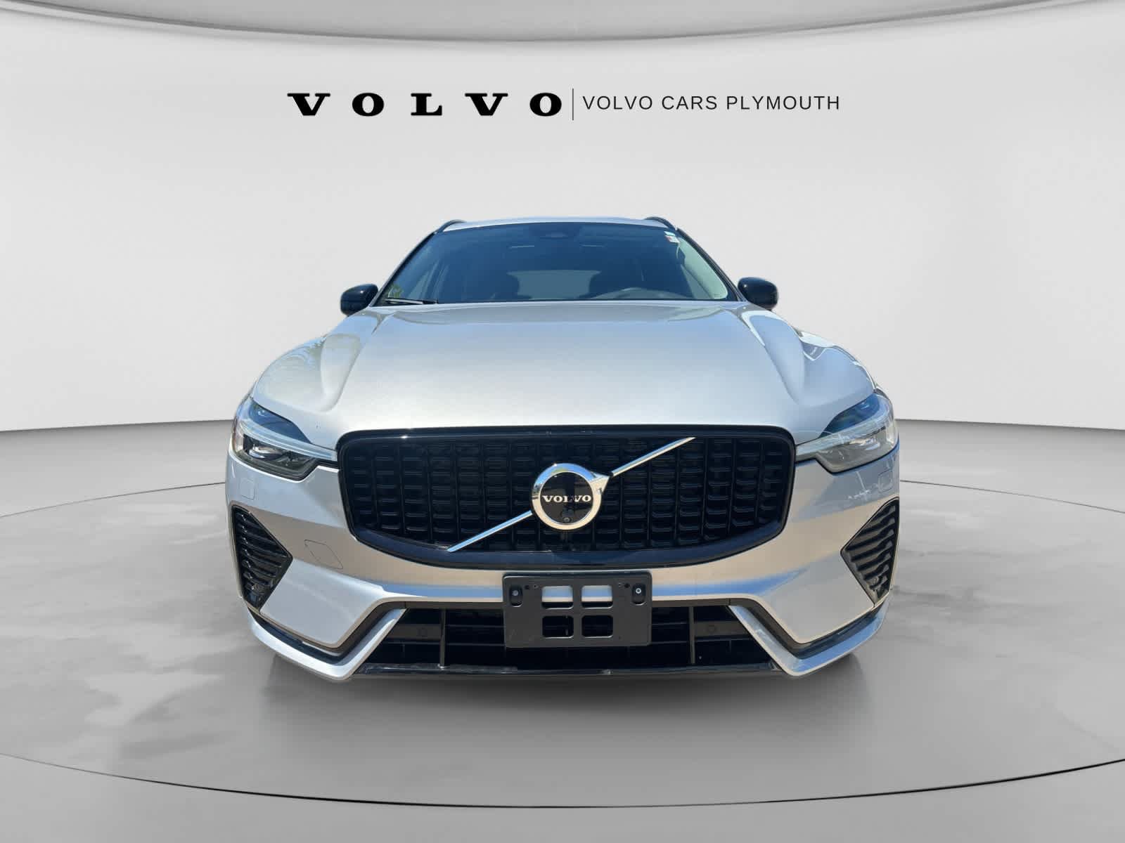 Used 2025 Volvo XC60 B5 Plus AWD/4WD image 28
