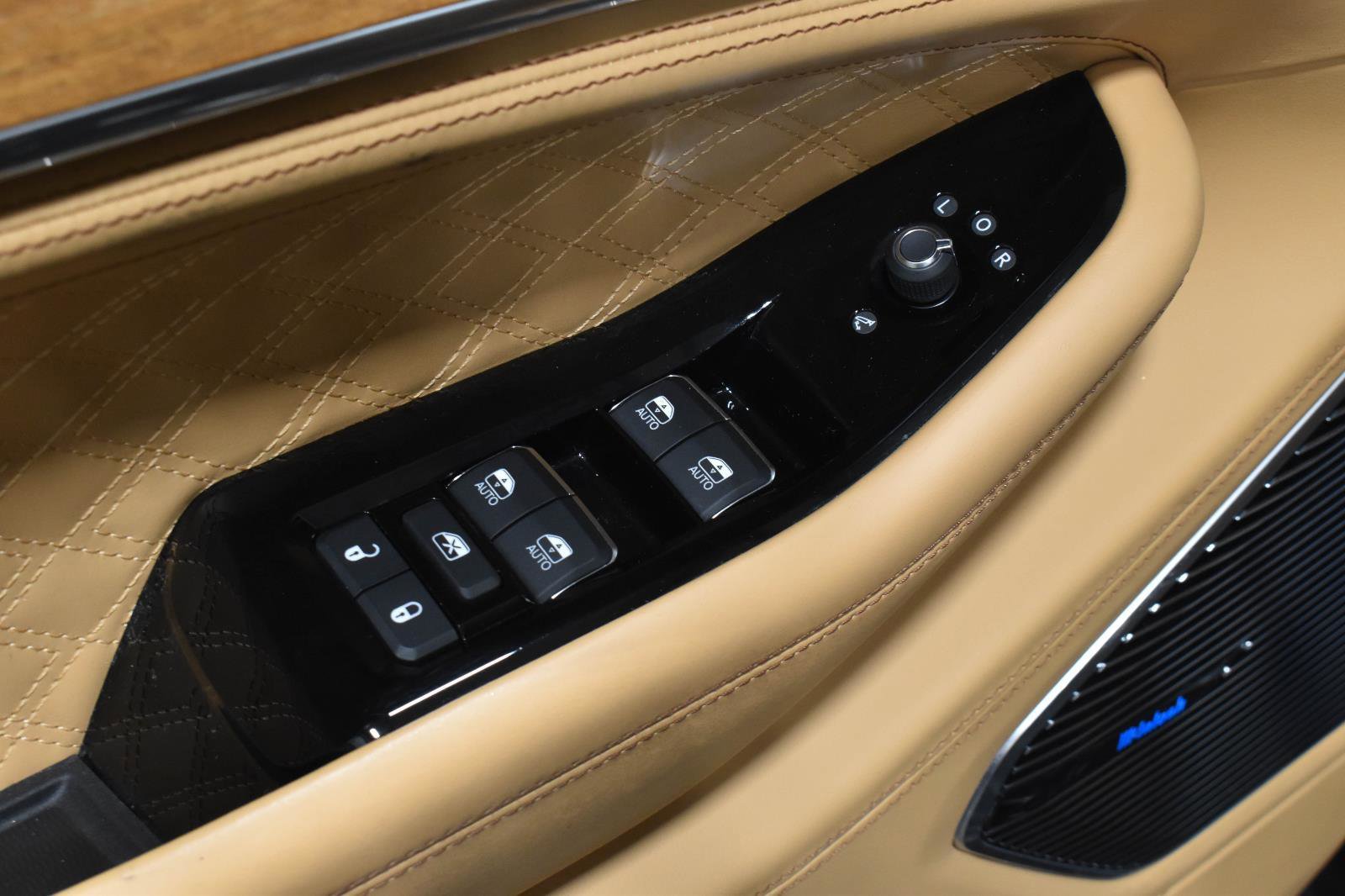 Used 2021 Jeep Grand Cherokee L Summit AWD/4WD image 14