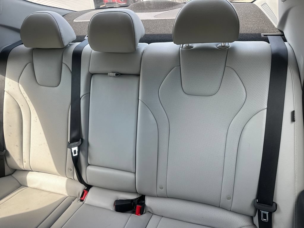 Used 2025 Hyundai Elantra Limited FWD image 19