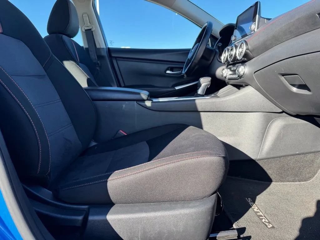 Used 2025 Nissan Sentra SR FWD image 13