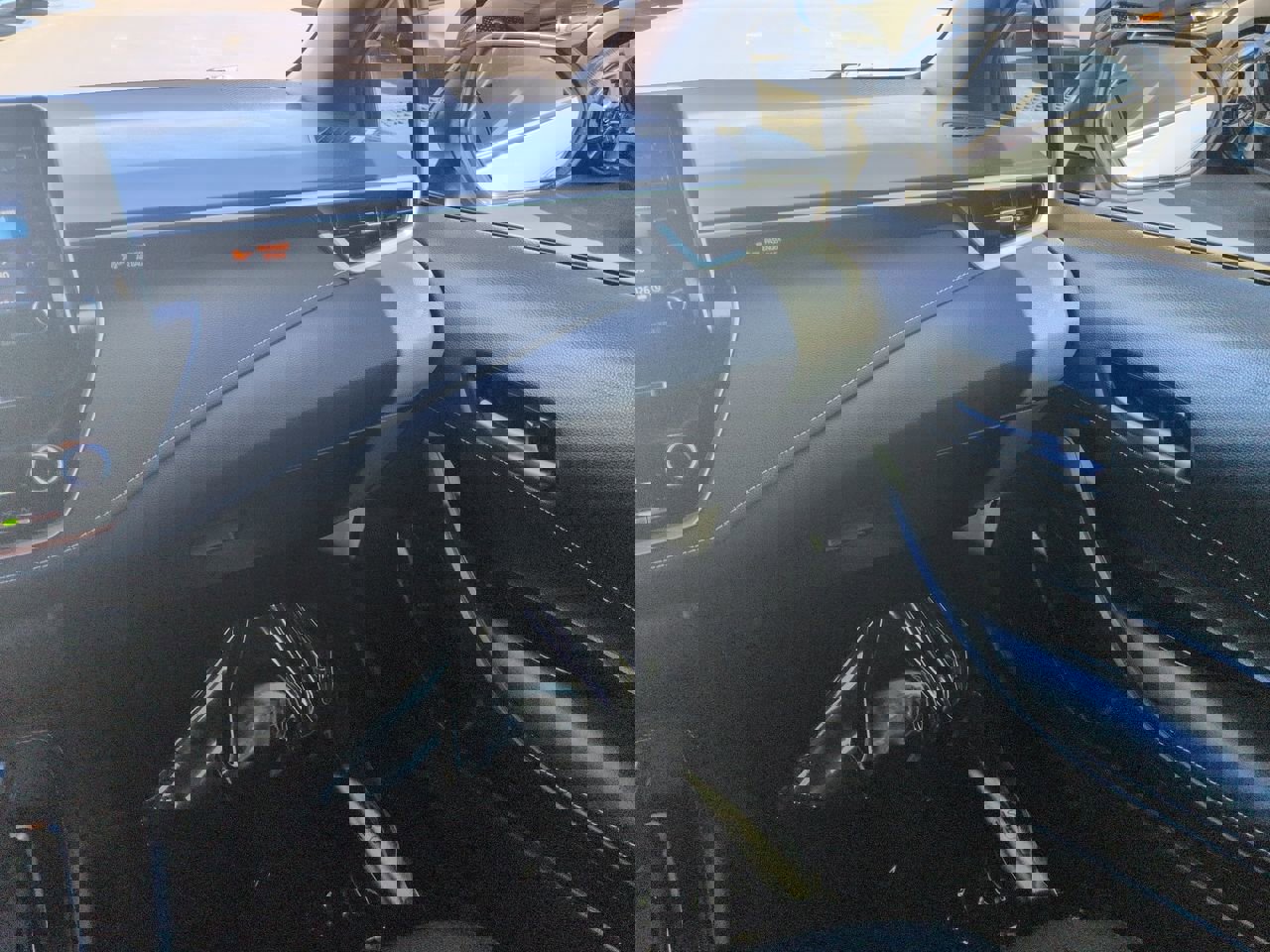 Used 2021 Toyota Corolla SE image 16