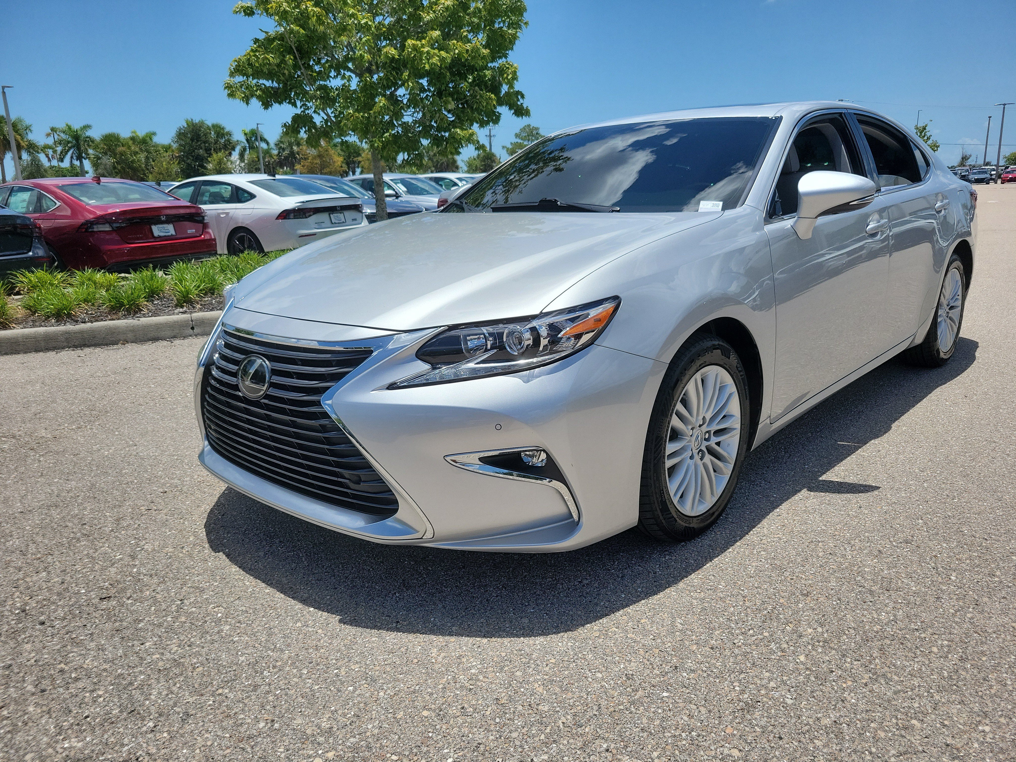 Used 2017 Lexus ES 350 w/ Premium Package FWD video 3