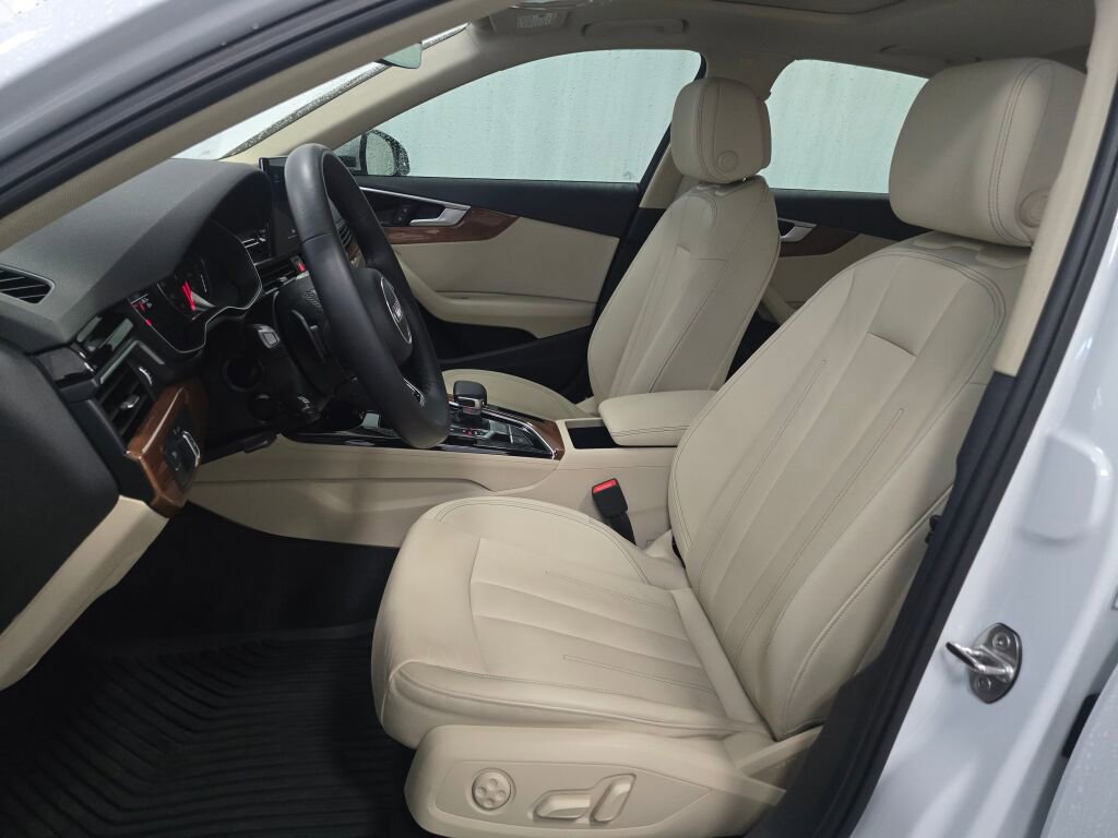 Used 2023 Audi A4 2.0T Premium w/ Convenience Package image 13