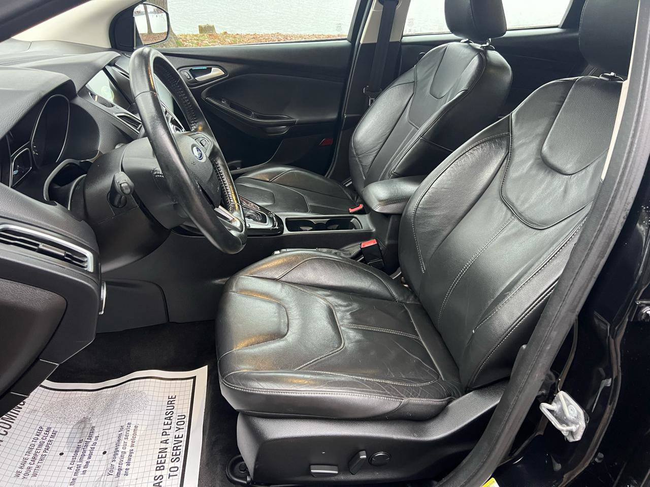 Used 2016 Ford Focus Titanium w/ Titanium Technology Package image 13