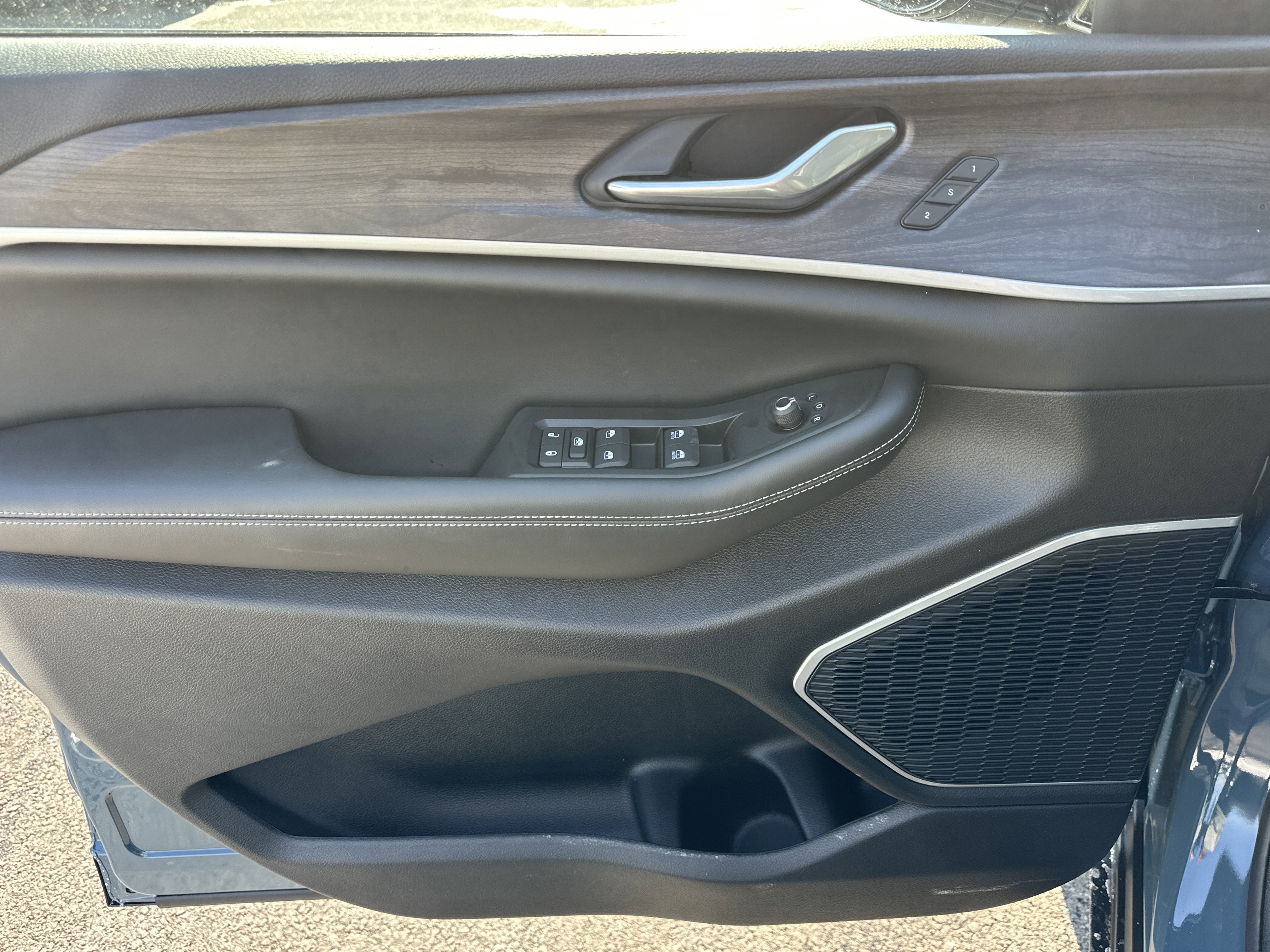 New 2026 Jeep Grand Cherokee L Limited w/ Limited Altitude Package image 28