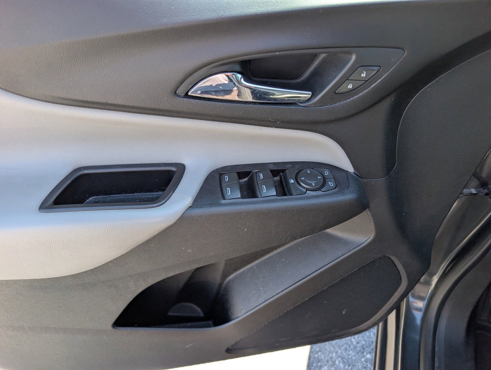 Used 2021 Chevrolet Equinox LS w/ LS Convenience Package FWD image 18