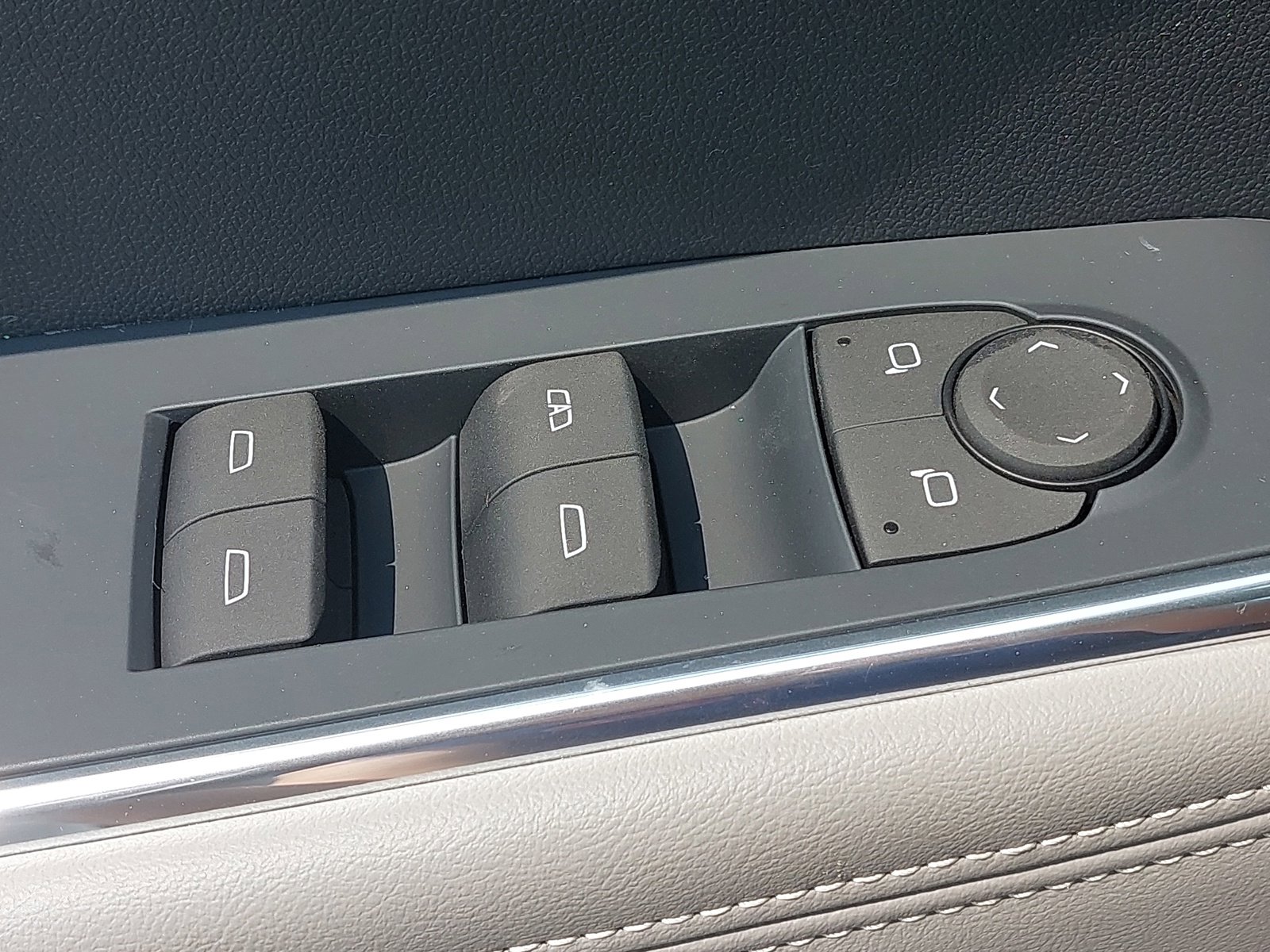 New 2025 GMC Acadia Elevation image 30