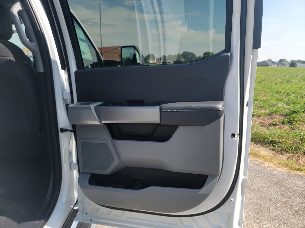 New 2026 Ford F350 XLT w/ 360-Degree Camera Package image 32