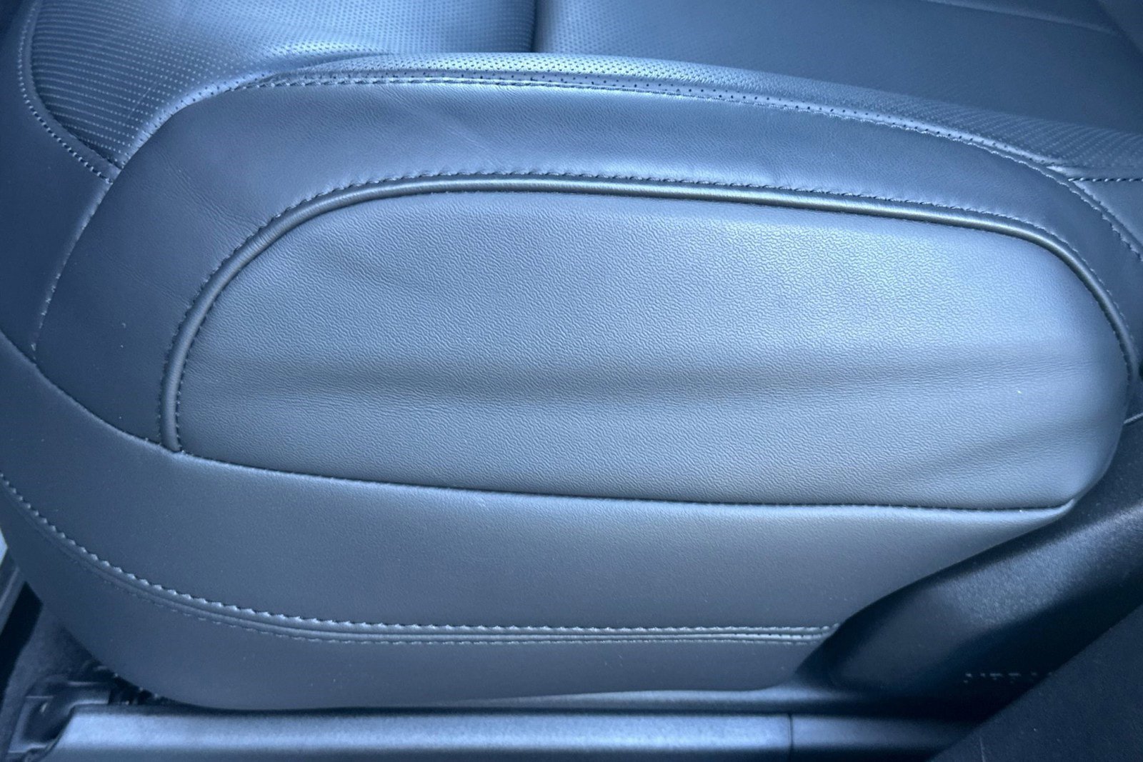 Used 2025 Land Rover Range Rover Sport SE image 17