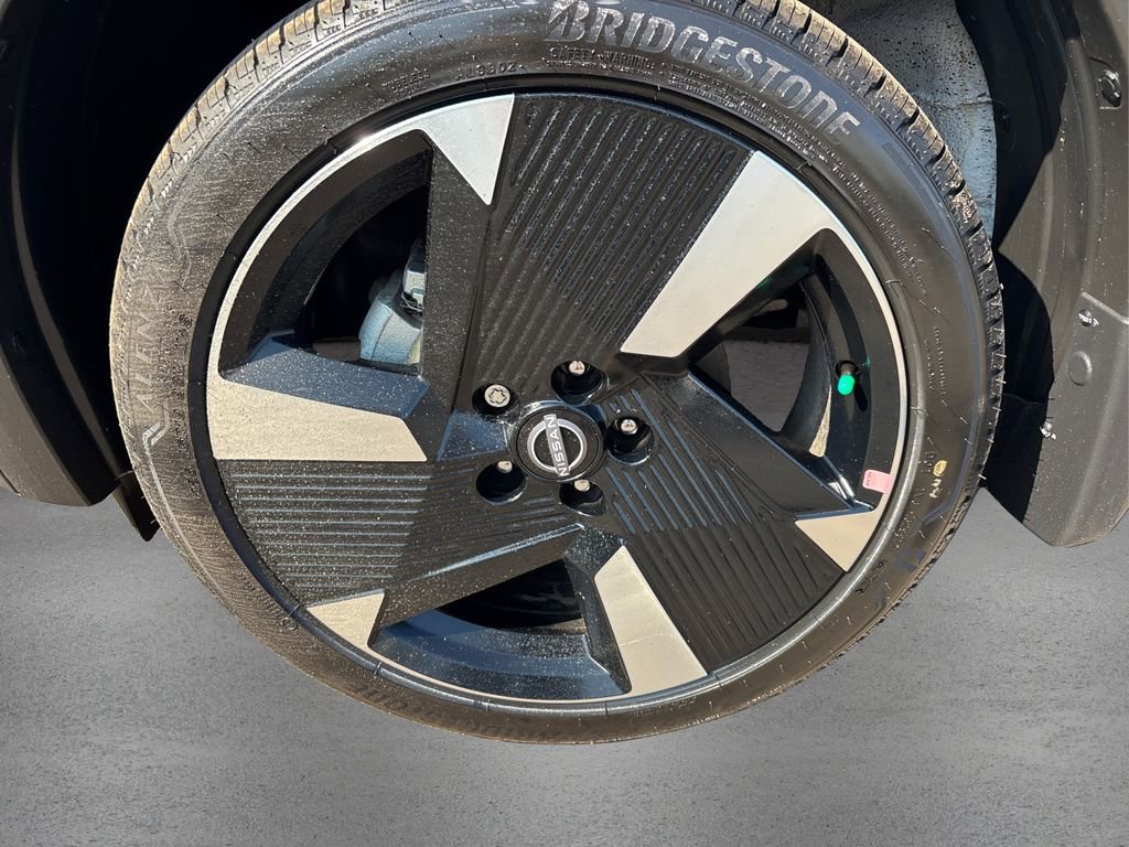 New 2025 Nissan Kicks SR image 12