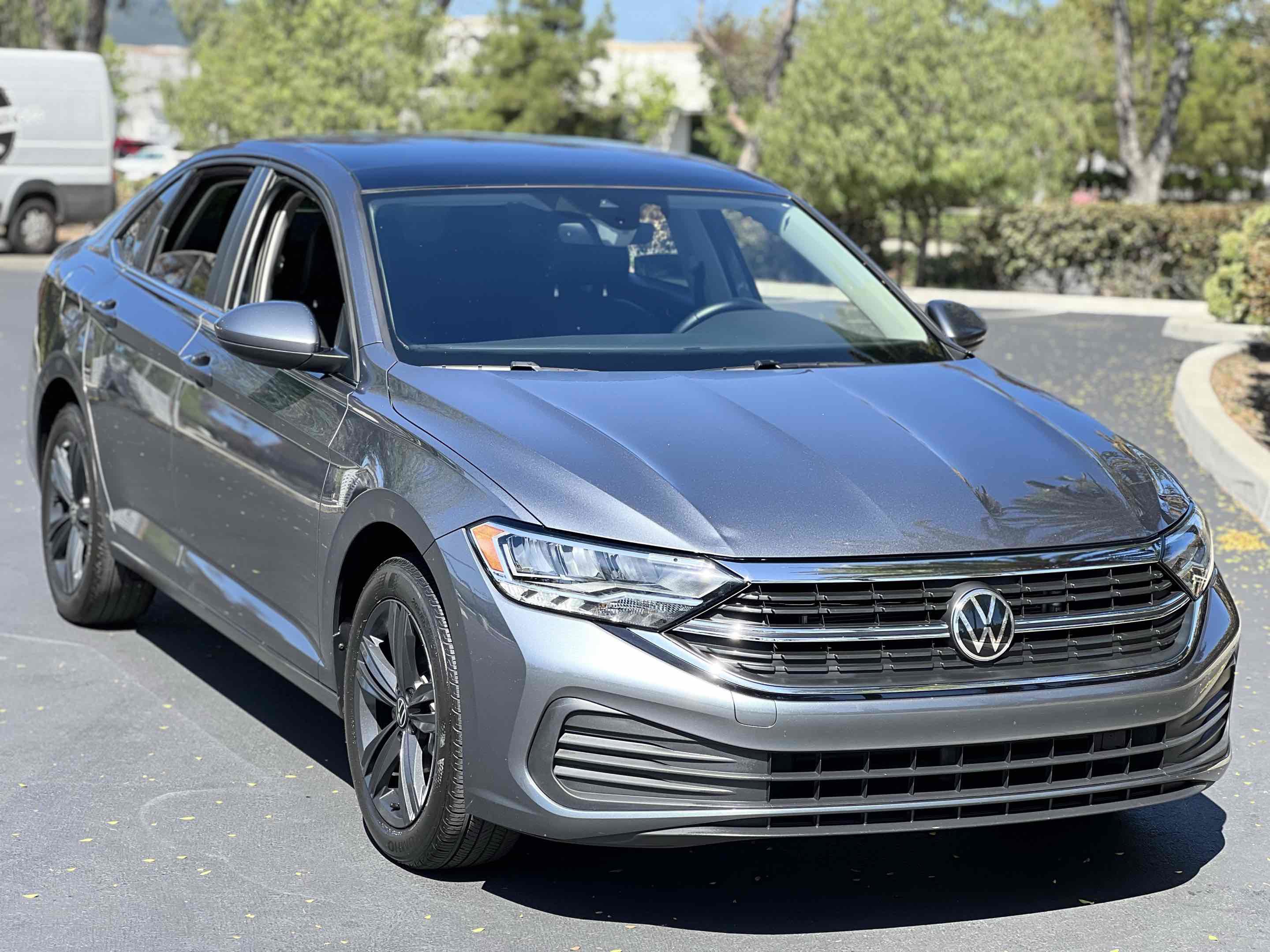 Used 2023 Volkswagen Jetta SE w/ Panoramic Sunroof Package FWD image 19