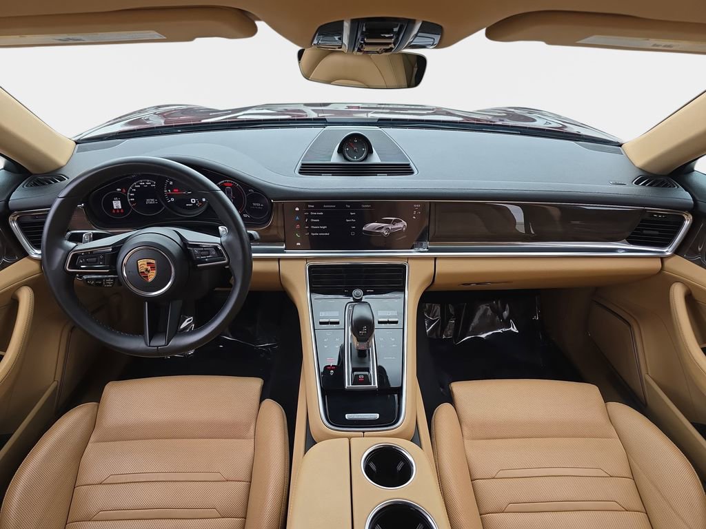 Used 2023 Porsche Panamera image 10