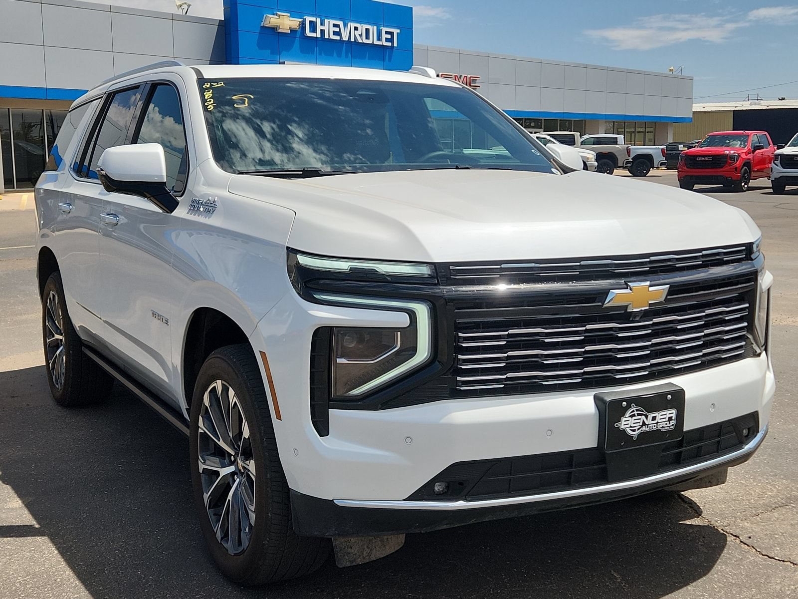 Used 2025 Chevrolet Tahoe High Country AWD/4WD image 4