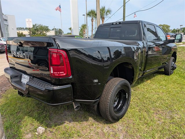 New 2025 RAM 3500 Laramie image 4