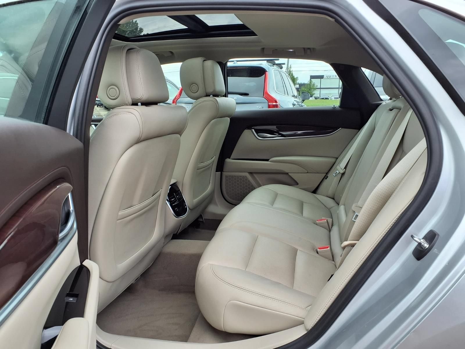 Used 2014 Cadillac XTS Luxury w/ Driver Awareness Package AWD/4WD image 10