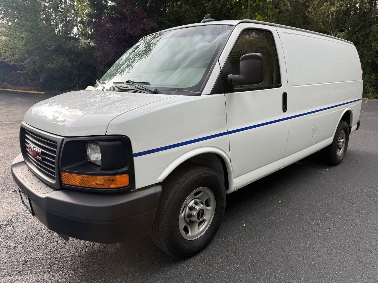 Used 2016 GMC Savana 3500 RWD image 24
