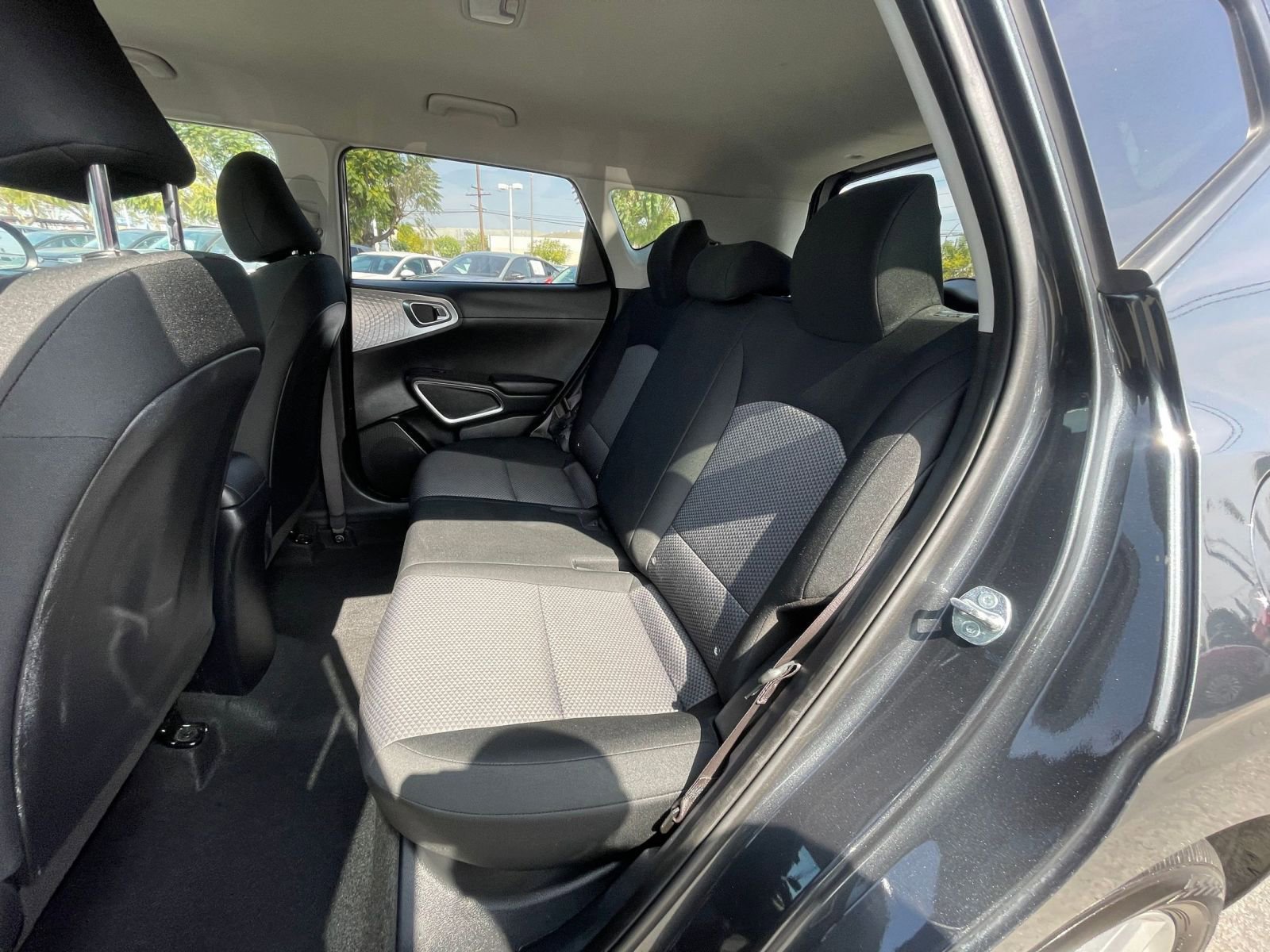 Used 2025 Kia Soul LX w/ LX Technology Package FWD image 25
