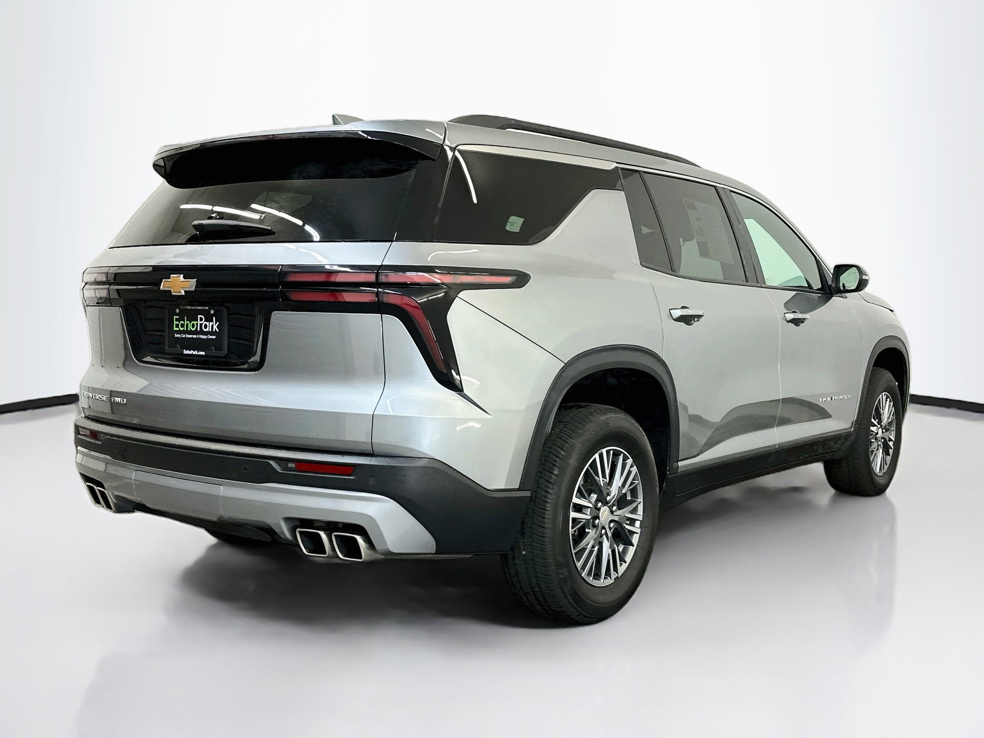 Used 2025 Chevrolet Traverse LT AWD/4WD image 9