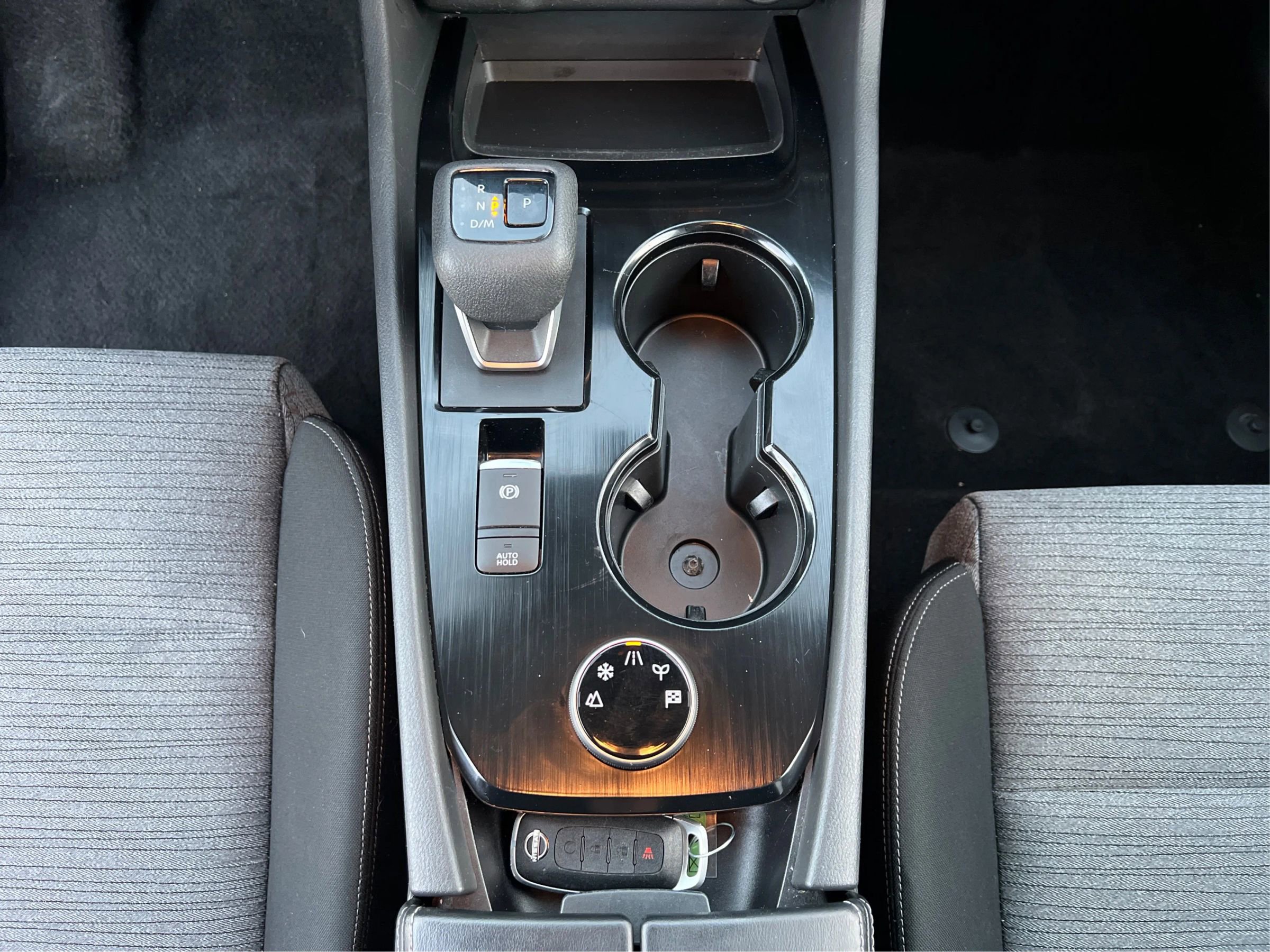 Used 2023 Nissan Rogue SV image 16