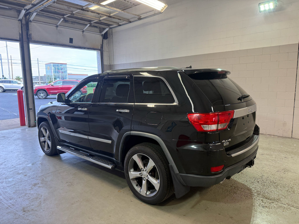 Used 2012 Jeep Grand Cherokee Overland AWD/4WD image 5