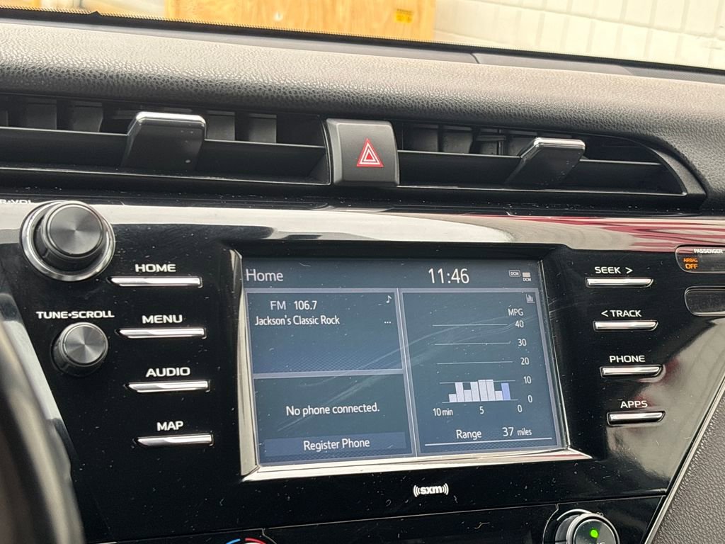 Used 2020 Toyota Camry SE image 11