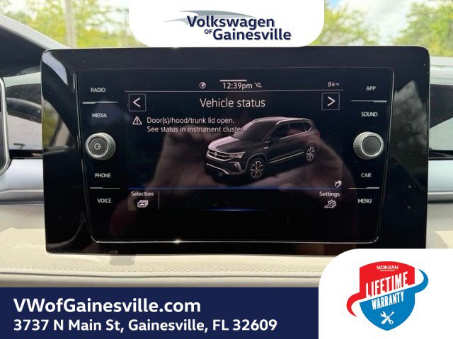 Used 2025 Volkswagen Taos SE FWD image 24
