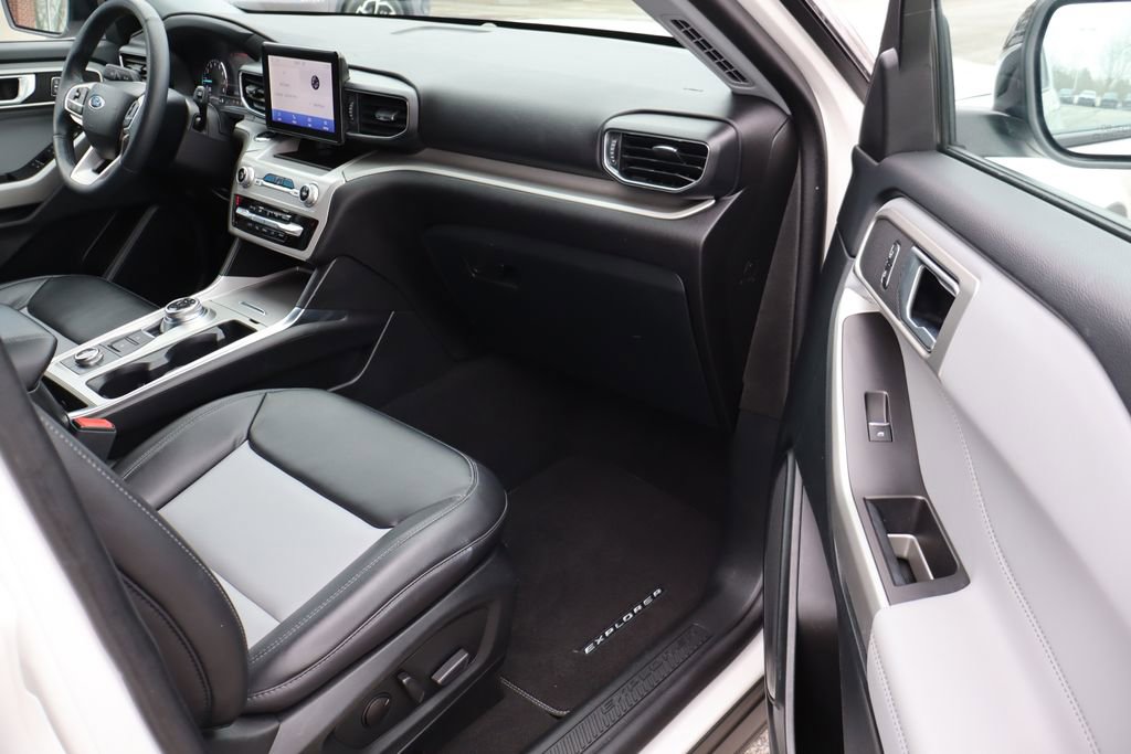 Used 2023 Ford Explorer XLT w/ Equipment Group 202A image 46
