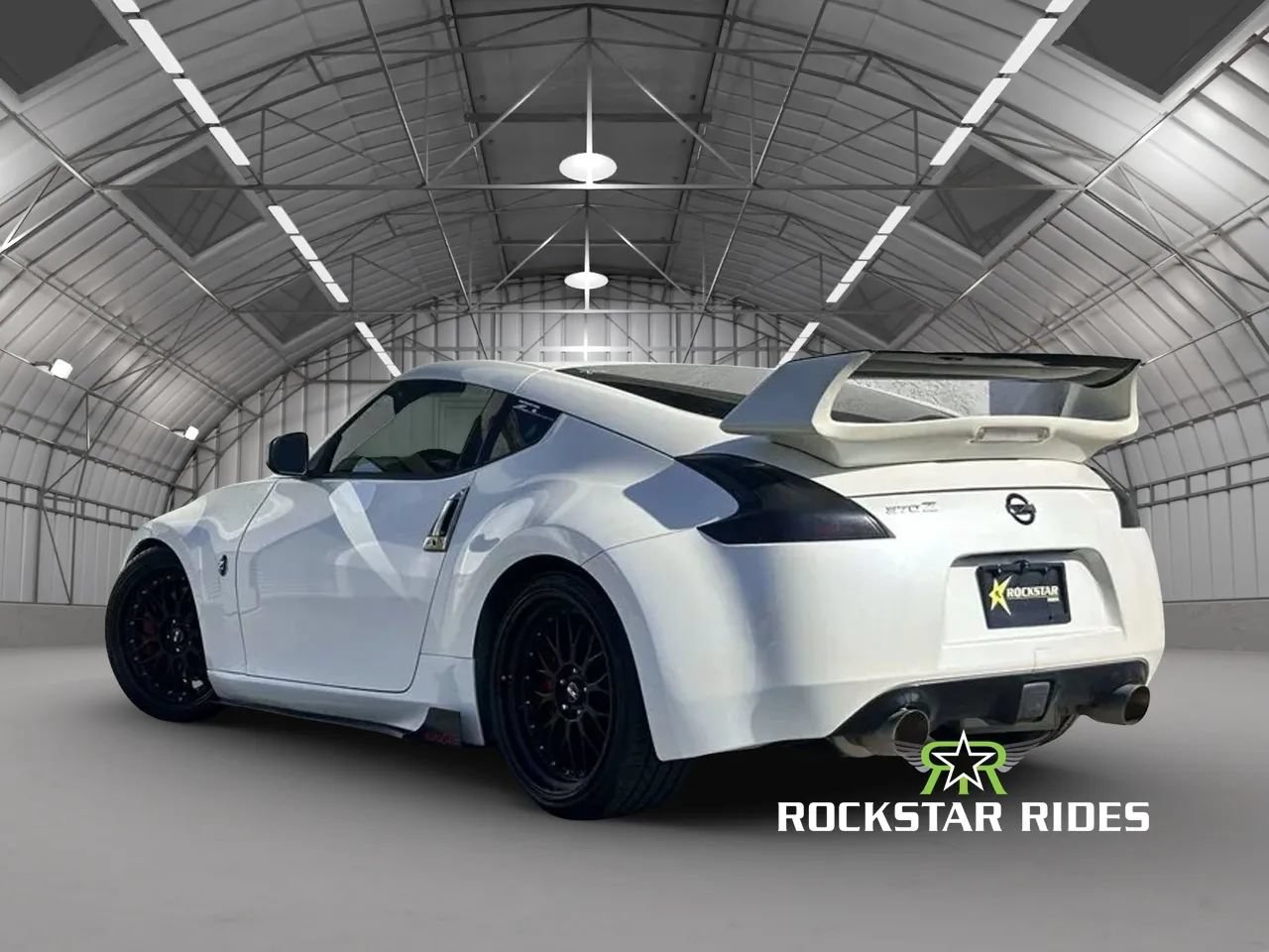 Used 2018 Nissan 370Z Coupe RWD image 4