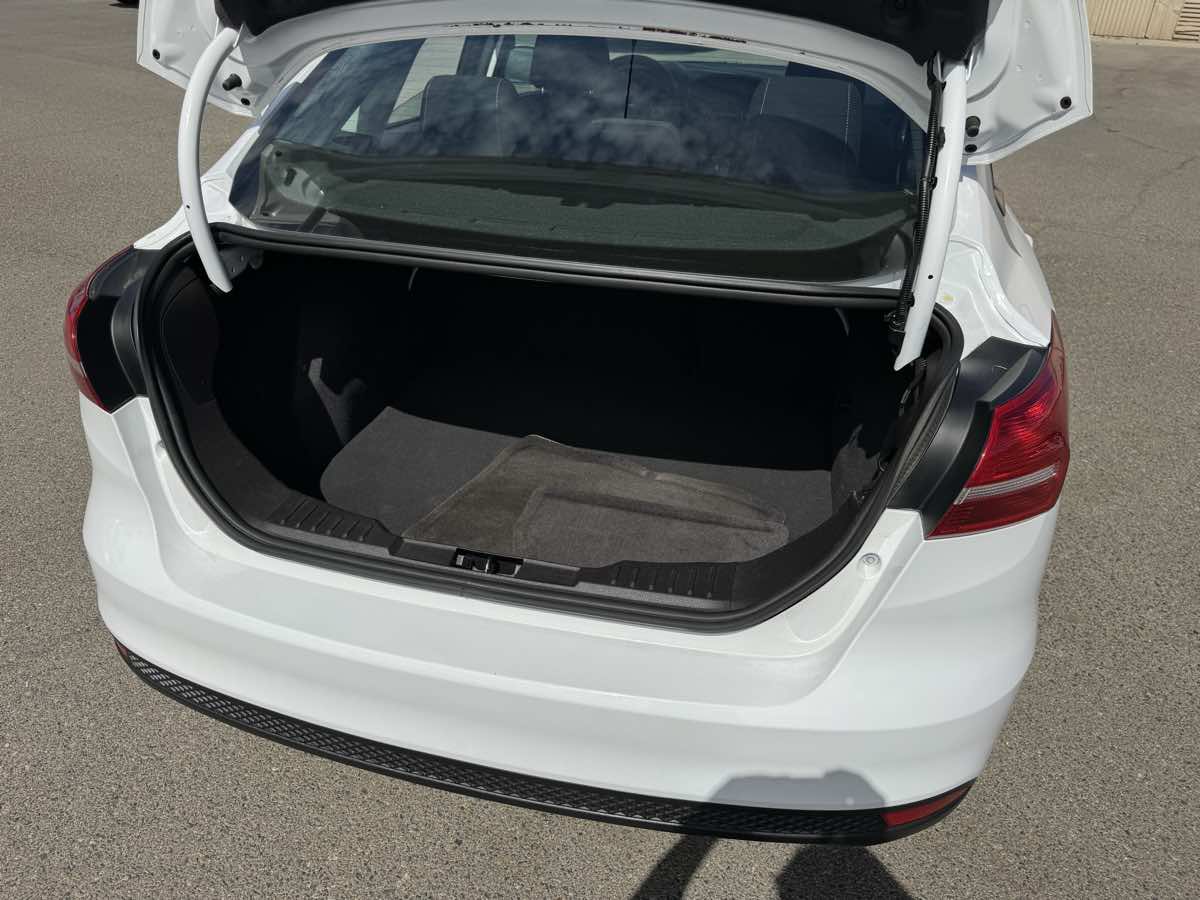 Used 2017 Ford Focus SE FWD image 34