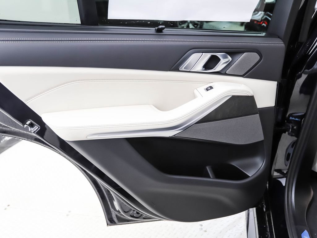 New 2026 BMW X5 xDrive40i w/ M Sport Package image 19