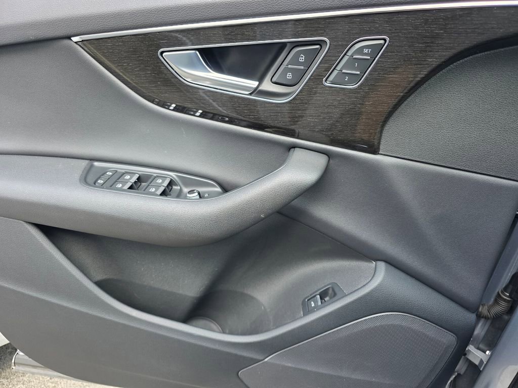 Used 2022 Audi Q7 3.0T Premium w/ Convenience Package image 25