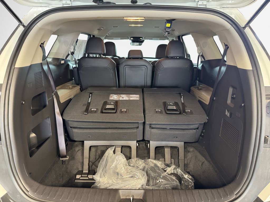 Certified 2026 Kia Carnival FWD image 25