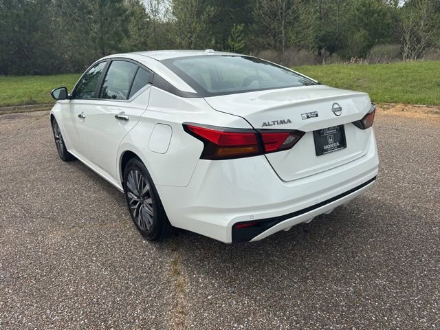 Used 2025 Nissan Altima 2.5 SV image 4