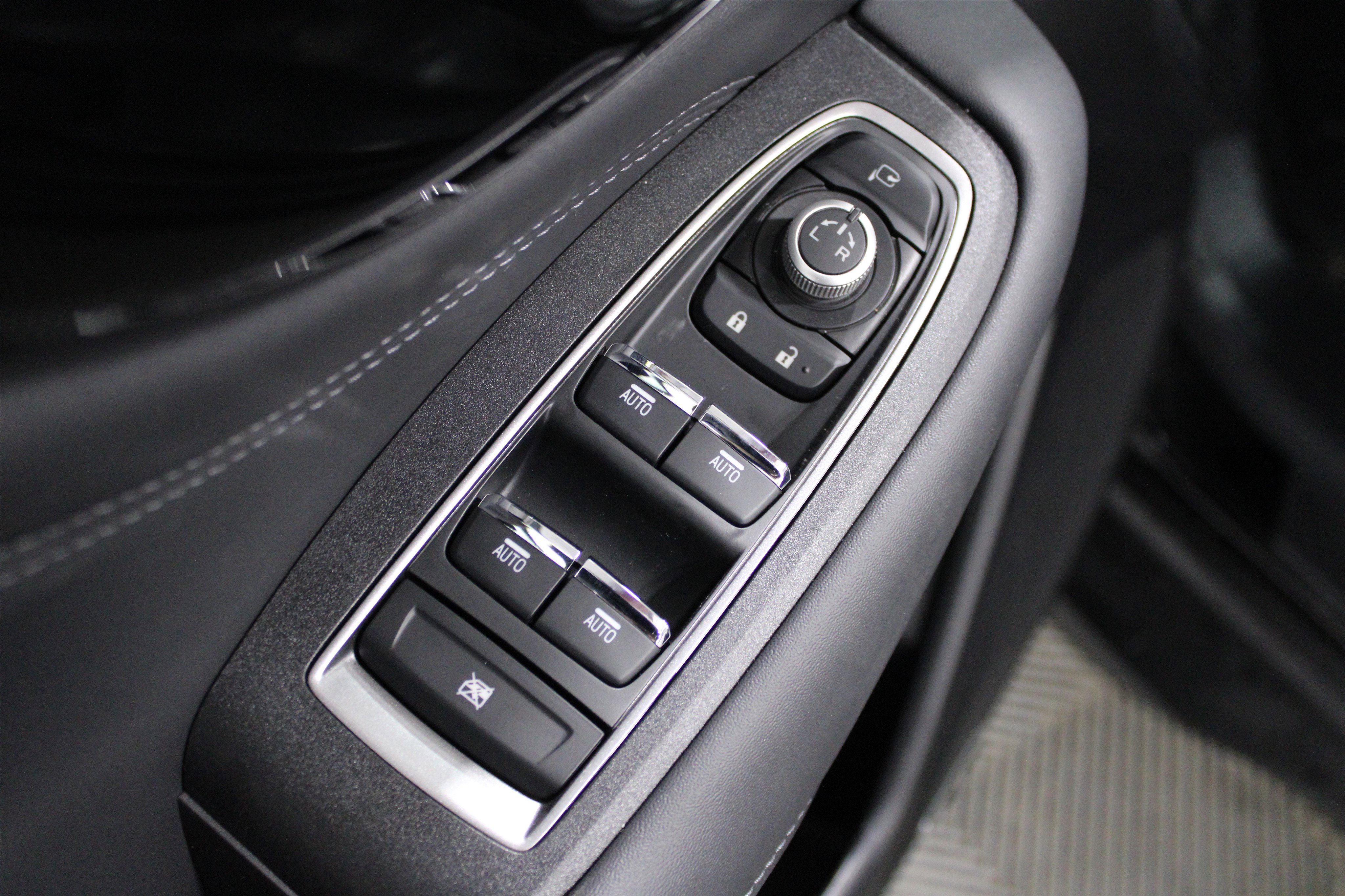 New 2025 Subaru Outback Touring image 5