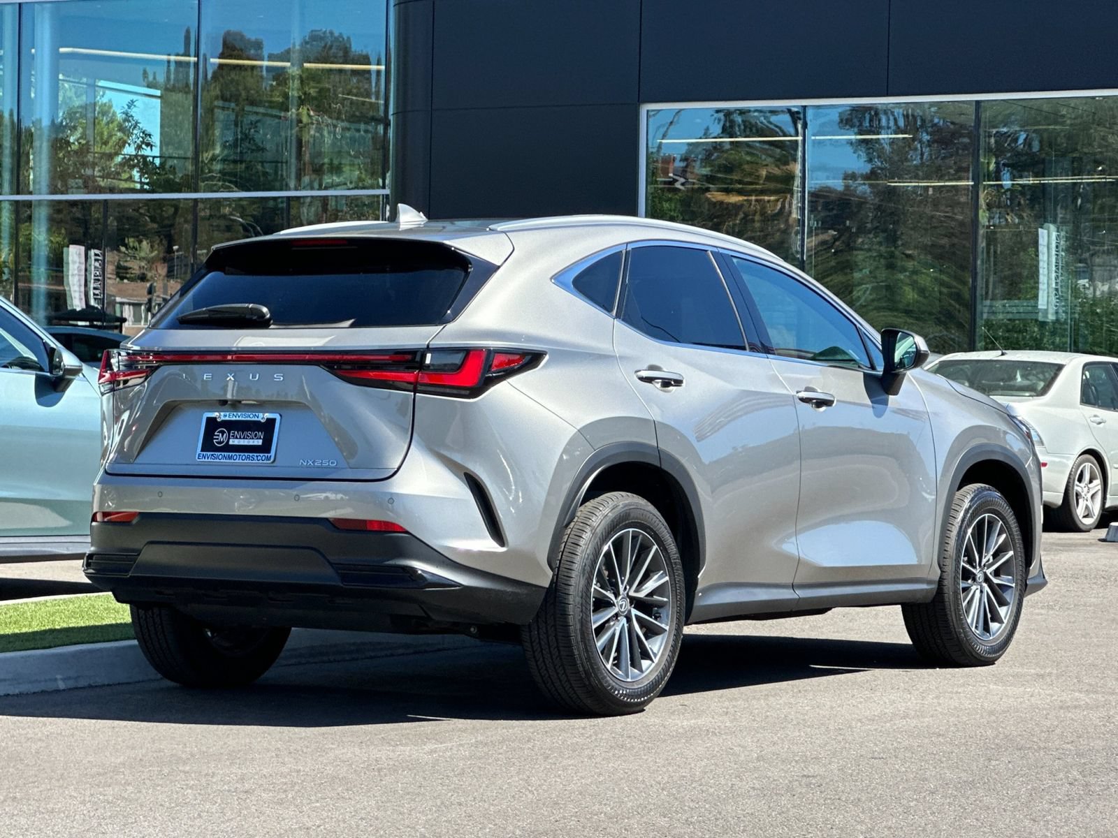 Used 2025 Lexus NX 250 FWD w/ Premium Package image 3