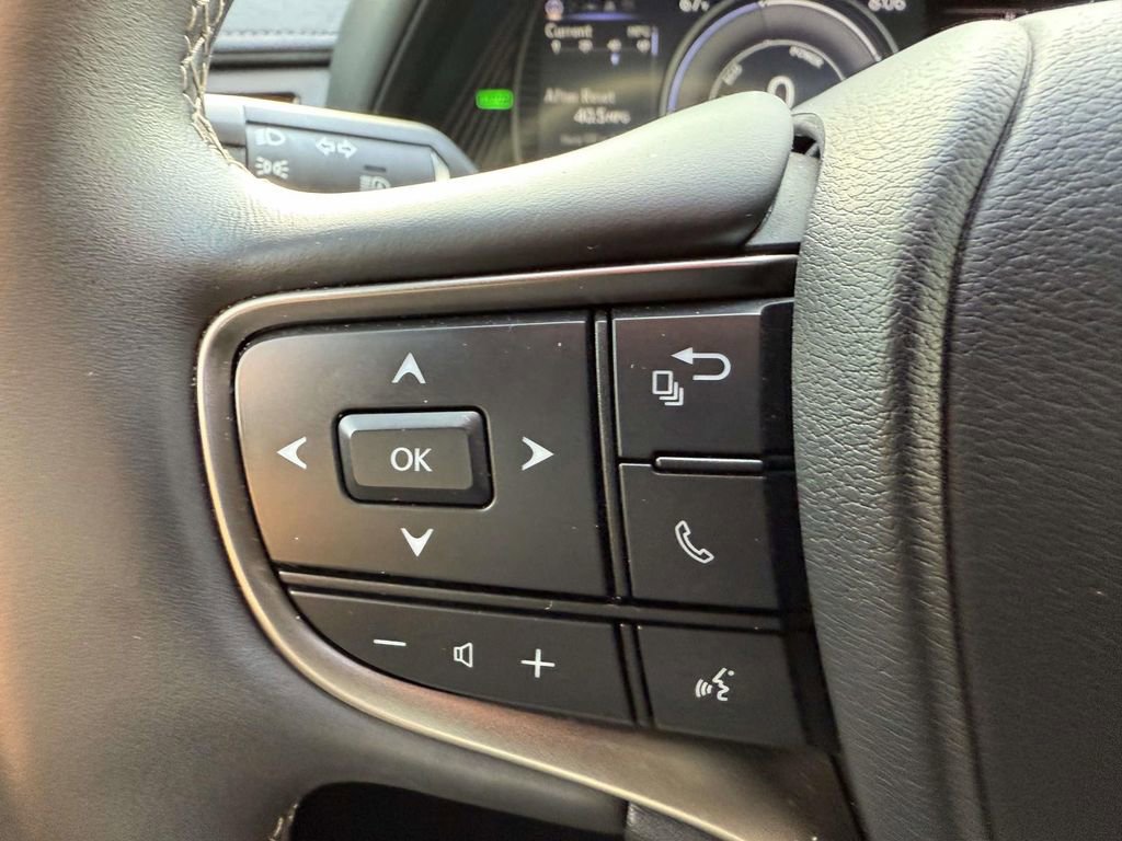 Used 2022 Lexus UX 250h w/ Premium Package image 21