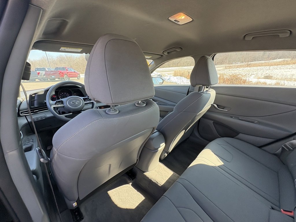 Used 2023 Hyundai Elantra SEL image 19