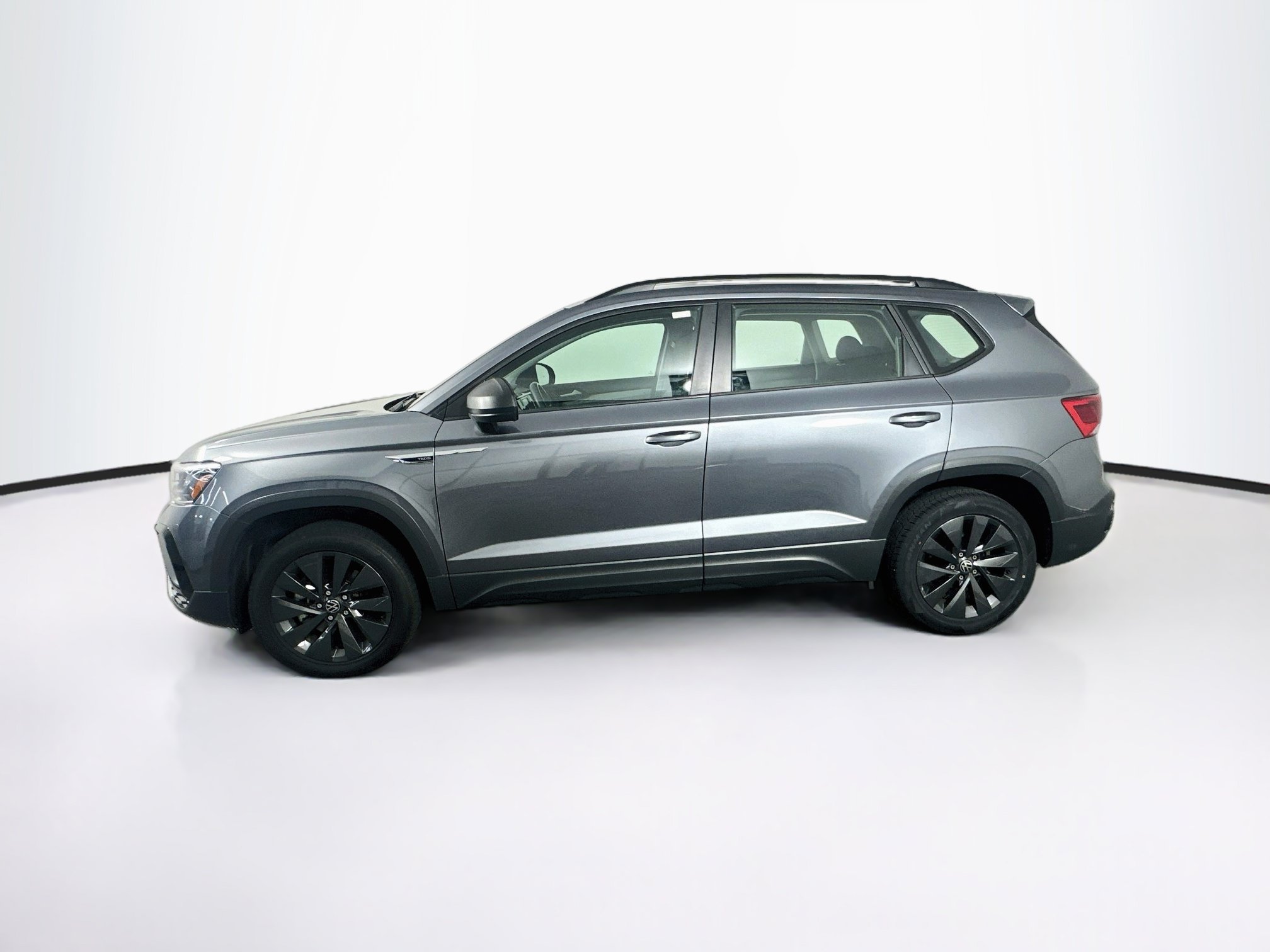 Used 2024 Volkswagen Taos S FWD image 4