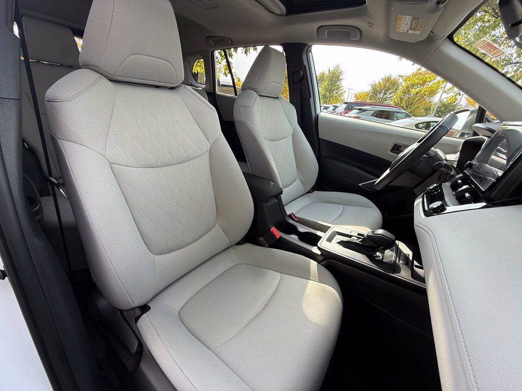 Used 2026 Toyota Corolla Cross LE w/ Moonroof Package AWD/4WD image 23