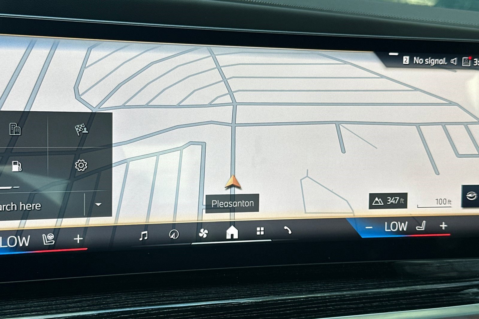 Certified 2025 BMW 740i w/ Premium Package image 24