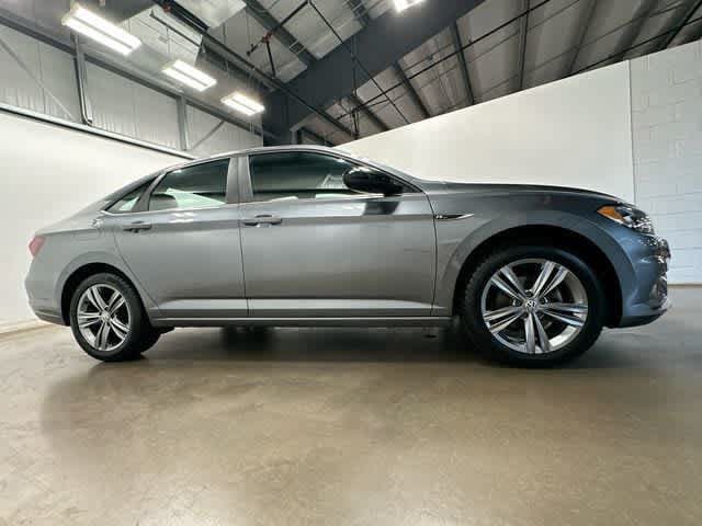 Used 2019 Volkswagen Jetta R-Line w/ R-Line Cold Weather Package FWD image 3