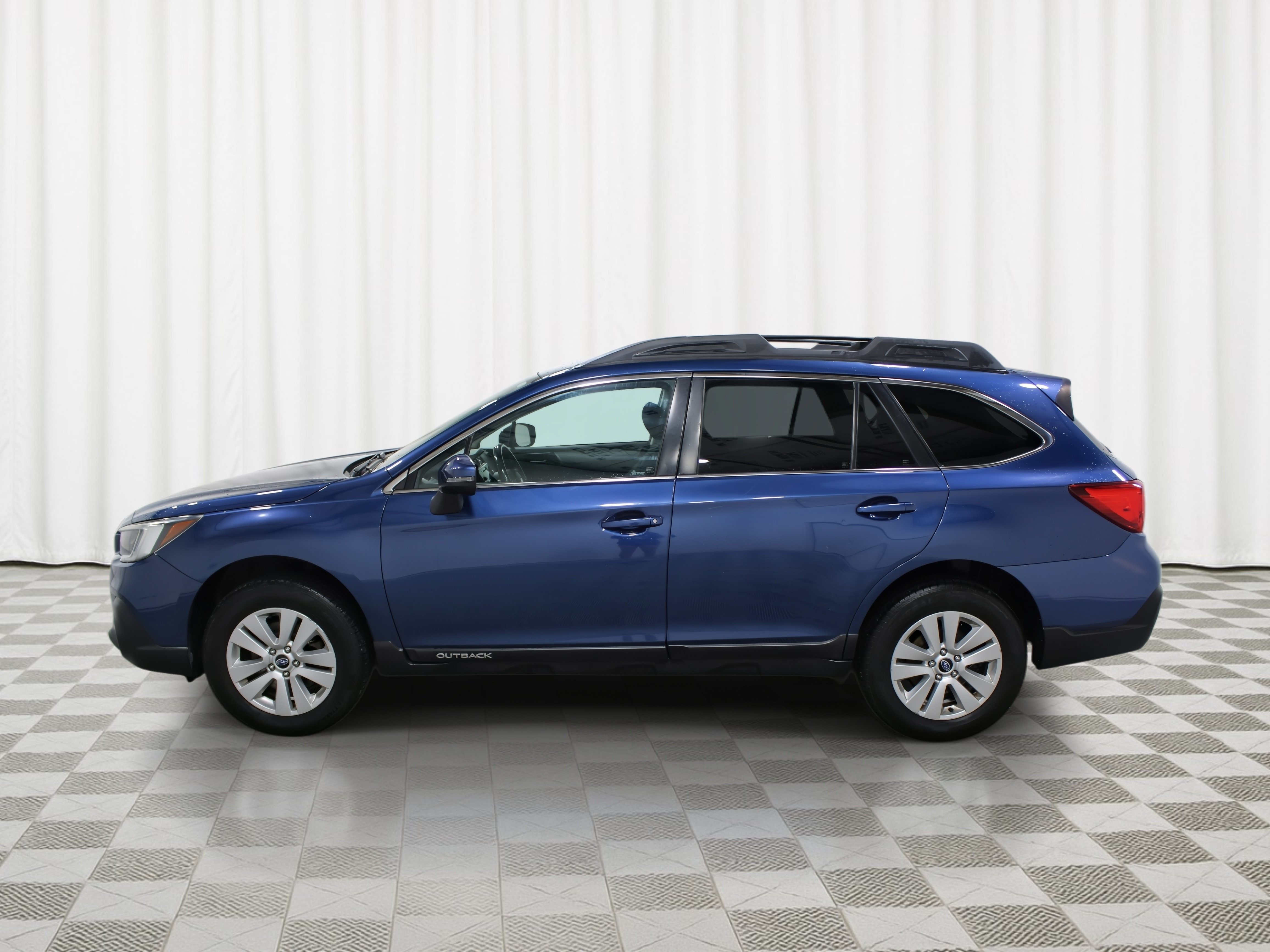 Used 2019 Subaru Outback 2.5i Premium AWD/4WD image 6