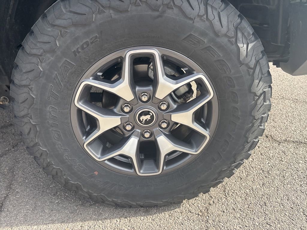 Used 2023 Ford Bronco Badlands image 10
