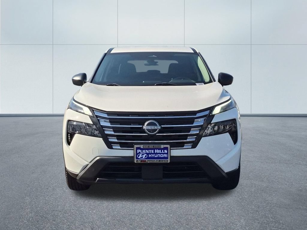 Used 2024 Nissan Rogue S FWD image 2