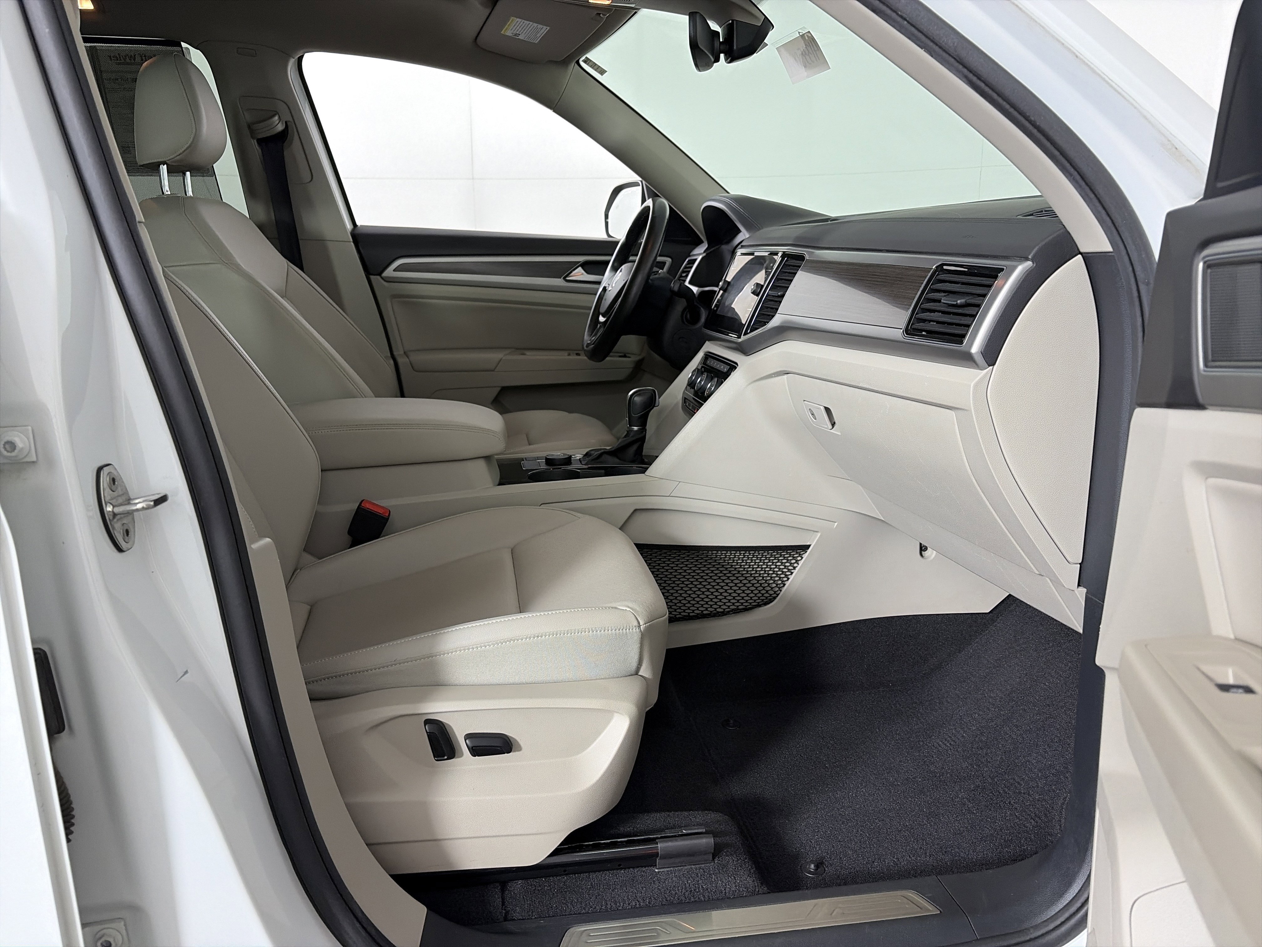 Used 2019 Volkswagen Atlas SEL R-Line image 44