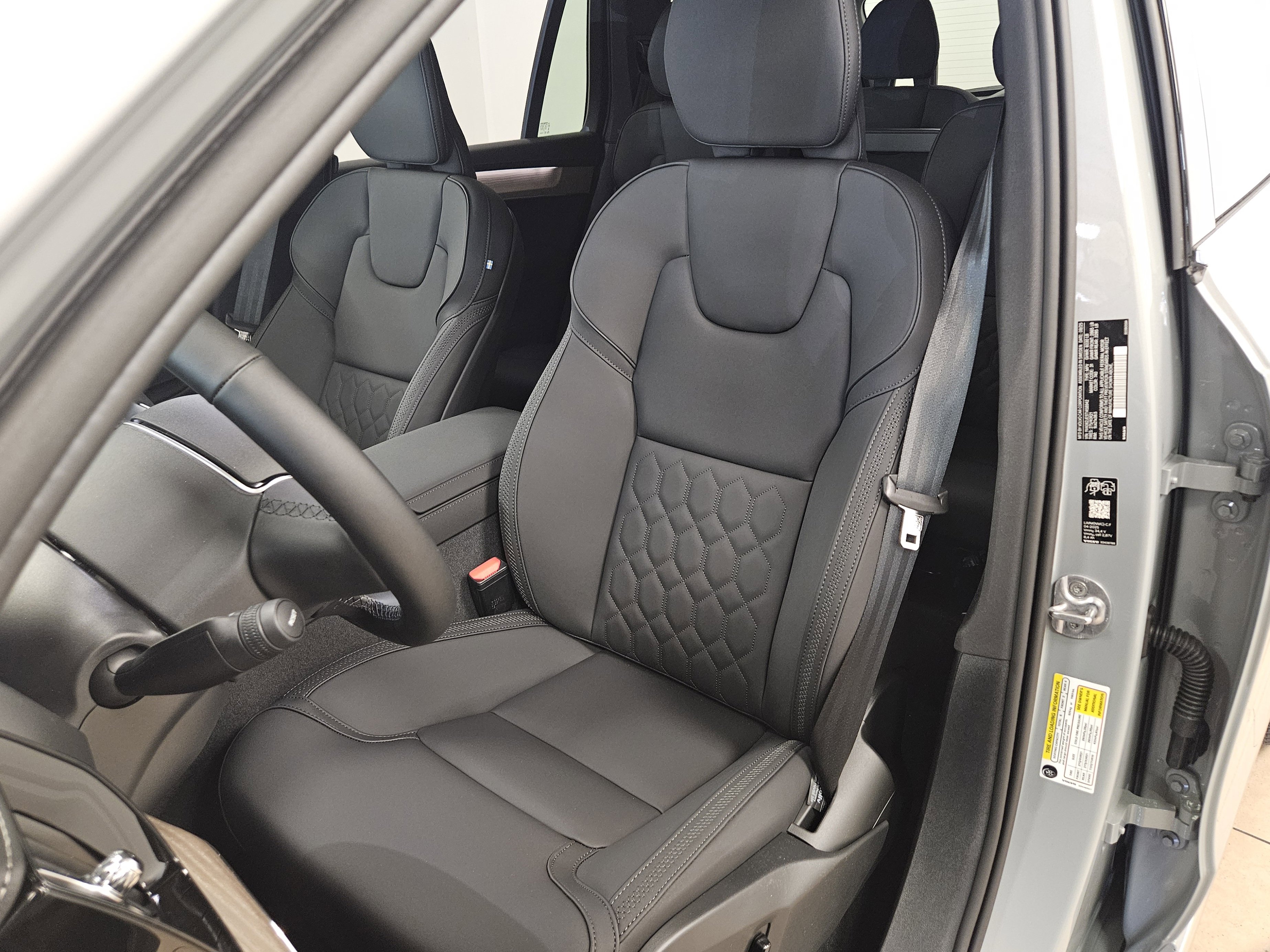 New 2026 Volvo XC90 B6 Plus image 40