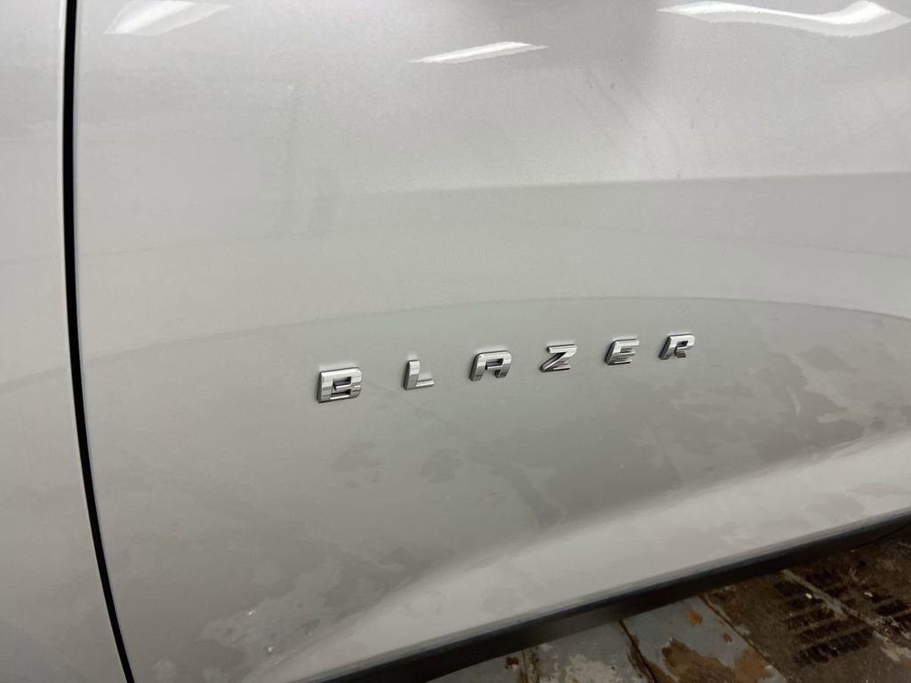 Used 2020 Chevrolet Blazer L FWD image 25