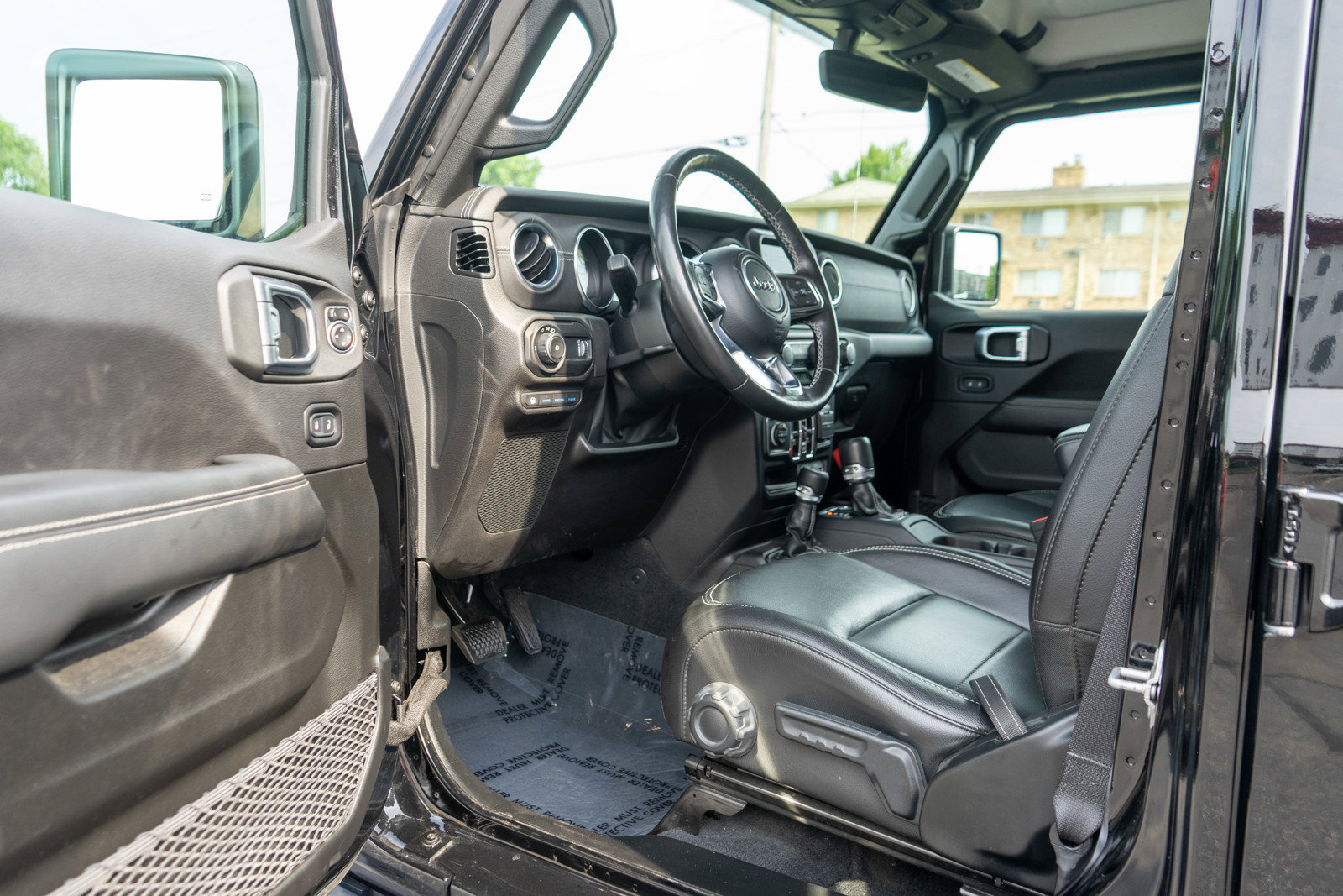 Used 2023 Jeep Wrangler Unlimited Sahara w/ Cold Weather Group AWD/4WD image 14